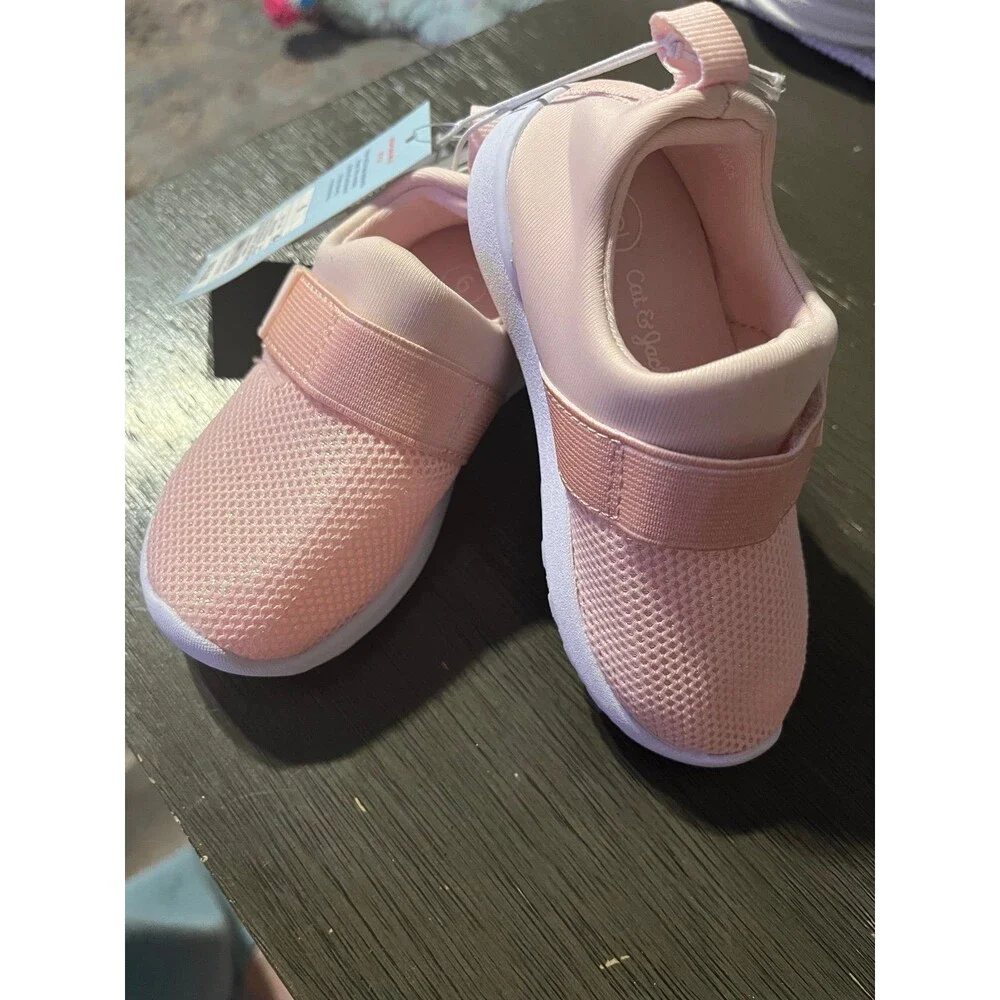 Girls baby slip on sneakers size 6